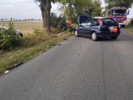 Zderzenie Opla i Forda na trasie Łosiów - Jasiona