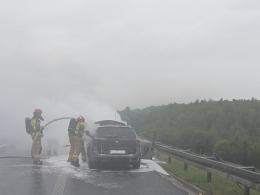 Pożar samochodu osobowego na nitce A4 w kierunku Wrocławia