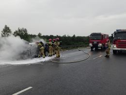 Pożar samochodu osobowego na nitce A4 w kierunku Wrocławia