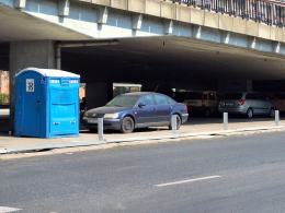 Zostawiłeś auto pod estakadą na rondzie? Lepiej szybko je zabierz, parking zamykają