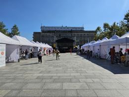 Trwa Piknik Organizacji Pozarządowych na Placu Kopernika