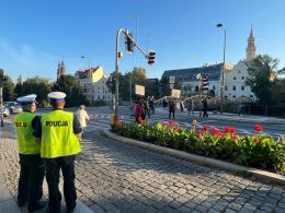 Uliczny teatr o bezpieczeństwie wspólnie z opolskimi policjantami