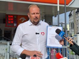 Zembaczyński zawiadamia Prokuraturę. Chodzi o politykę cenową Obajtka