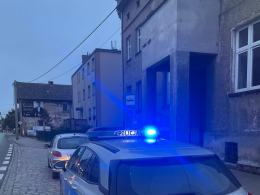 Ruszała bez włączonych świateł. Wpadła na kontroli - była pijana