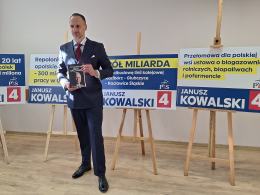 Janusz Kowalski podsumowuje kampanię. "Donald Tusk zabierze wszystko"