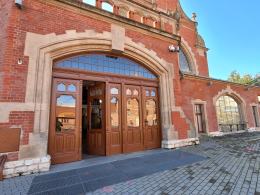 Niepełnosprawni zgłaszają problem. Dworzec PKP w Opolu nadal niedostosowany