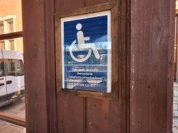 Niepełnosprawni zgłaszają problem. Dworzec PKP w Opolu nadal niedostosowany