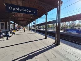 Niepełnosprawni zgłaszają problem. Dworzec PKP w Opolu nadal niedostosowany