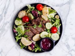 Co catering dietetyczny LOVE catering bierze pod uwagę planując program odżywiania?