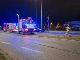 Na rondzie "prosto". Wypadek koło Castoramy