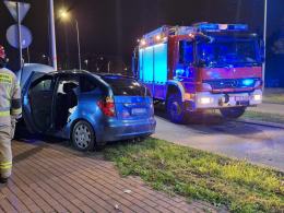 Na rondzie "prosto". Wypadek koło Castoramy