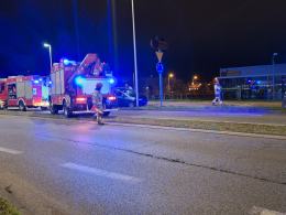 Na rondzie "prosto". Wypadek koło Castoramy