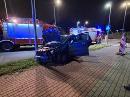 Na rondzie "prosto". Wypadek koło Castoramy