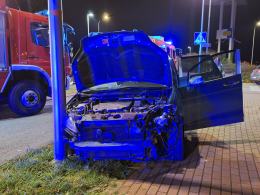 Na rondzie "prosto". Wypadek koło Castoramy