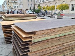 Za blisko 2 tygodnie Jarmark Bożonarodzeniowy. Trwają przygotowania na opolskim rynku