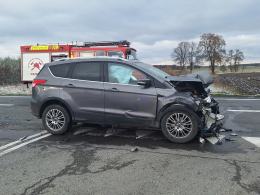 Dwie osobówki i ciężarówka zderzyły się w Opolu-Wrzoskach. Tworzą się ogromne korki