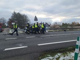 Dwie osobówki i ciężarówka zderzyły się w Opolu-Wrzoskach. Tworzą się ogromne korki