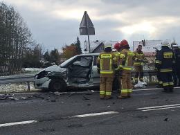 Dwie osobówki i ciężarówka zderzyły się w Opolu-Wrzoskach. Tworzą się ogromne korki