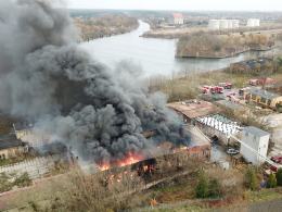 Ogromny pożar w Kędzierzynie-Koźlu. 28 zastępów straży w akcji