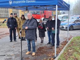 Wojewoda o pożarze w Kędzierzynie-Koźlu: Rzeka bezpieczna, mieszkańcy także