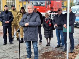 Wojewoda o pożarze w Kędzierzynie-Koźlu: Rzeka bezpieczna, mieszkańcy także