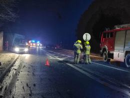 Czołowe zderzenie na DK94. Droga zablokowana