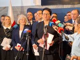 Pierwsze godziny urzędowania wojewody Moniki Jurek. Padły deklaracje