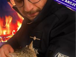 Opolscy policjanci zachęcają do udziału w akcji "Karma zamiast fajerwerków"
