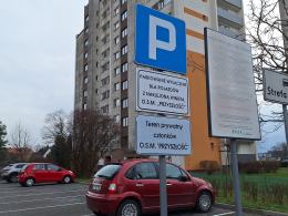 Problem parkingowy na Koszyka. Spóldzielnia nakłada mandaty