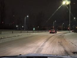 Trudne, zimowe warunki na opolskich drogach. Gdzie są służby?