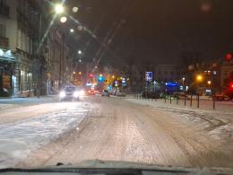 Trudne, zimowe warunki na opolskich drogach. Gdzie są służby?
