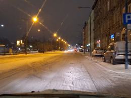 Trudne, zimowe warunki na opolskich drogach. Gdzie są służby?