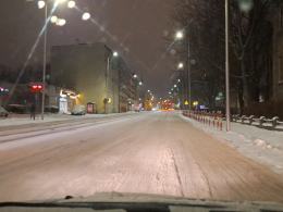 Trudne, zimowe warunki na opolskich drogach. Gdzie są służby?
