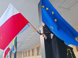 Flaga Unii Europejskiej wróciła na Urząd Wojewódzki w Opolu