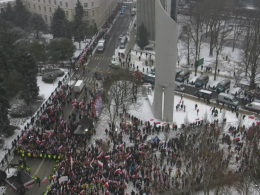 W Warszawie trwa demonstracja zwolenników PiS