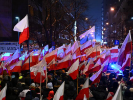 W Warszawie trwa demonstracja zwolenników PiS
