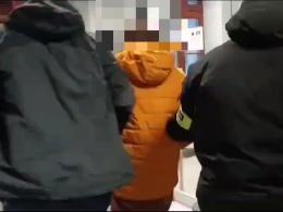 Miał oferować do sprzedaży broń z bagnetem - nie umknęło to uwadze policjantów