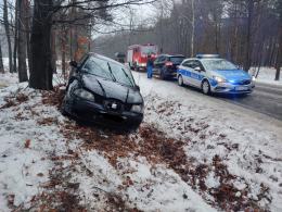 Apel o ostrożność - oblodzenia przyczyną wypadku w powiecie namysłowskim