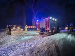 Wypadek w Grabicach: Samochód BMW wypadł z drogi