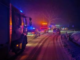 Wypadek w Grabicach: Samochód BMW wypadł z drogi
