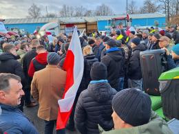 Trwa strajk przejazdowy rolników w 11 powiatach województwa