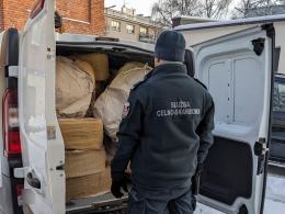 Wiózł tonę nielegalnego tytoniu w busie. Wpadł przy kontroli