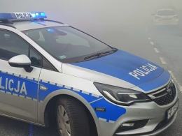 Policjanci uratowali mieszkańców płonącej kamienicy