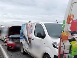 Zderzenie 4 samochodów na DK 45 w Bierdzanach