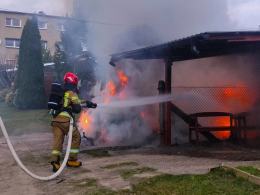 Pożar samochodu w Rożnowie