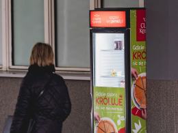Pomagaj i nie marnuj! W Zdzieszowicach uruchomiono lodówkę społeczną