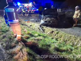 Wypadek osobowego BMW w Gwoździcach