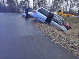 Kolizja trzech samochodów na ulicy Strzeleckiej (DK94)