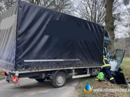 Groźnie wyglądający wypadek w Jasieniu - kierowca miał dużo szczęścia