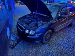 Stracił przytomność i uderzył w budynek